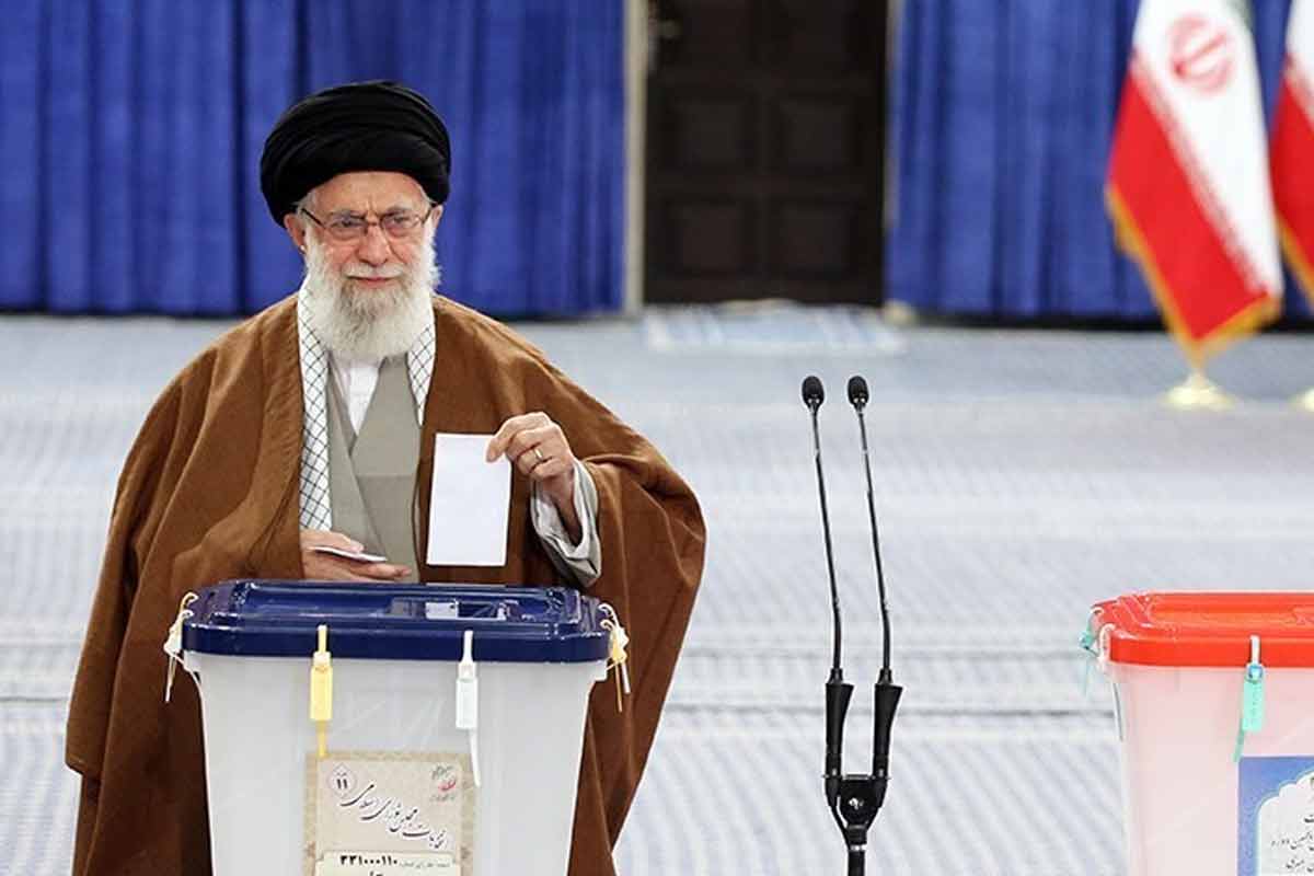 انتخابات برای ایران اسلامی است/ امام خامنه ای