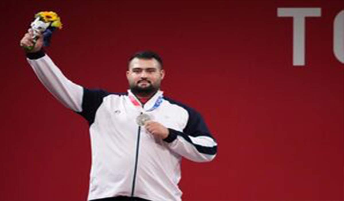 اهدای مدال نقره به وزنه‌بردار ایرانی