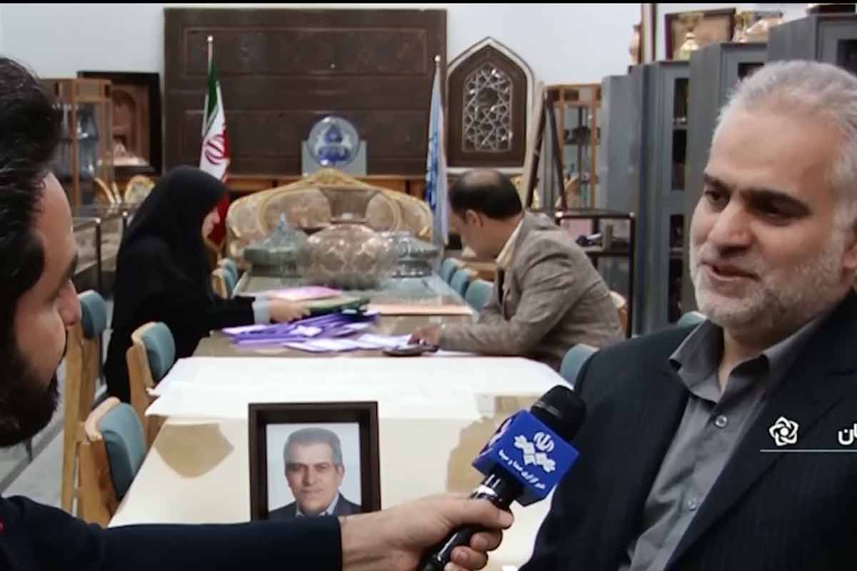 اهدای 300 برگ سند تاریخی به موزه اسناد تاریخی دانشگاه اصفهان