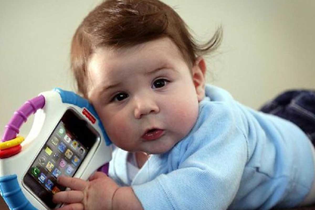 علاقه کودک به گوشی موبایل/ استاد مجید همتی