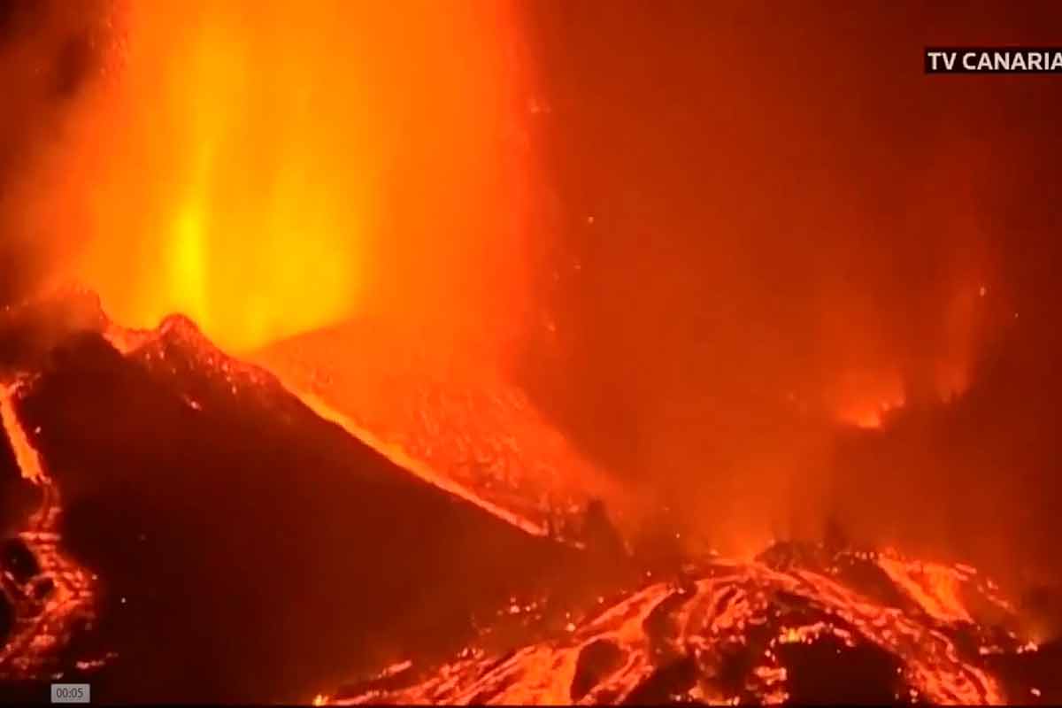 فوران وحشتناک آتشفشان در جزایر قناری