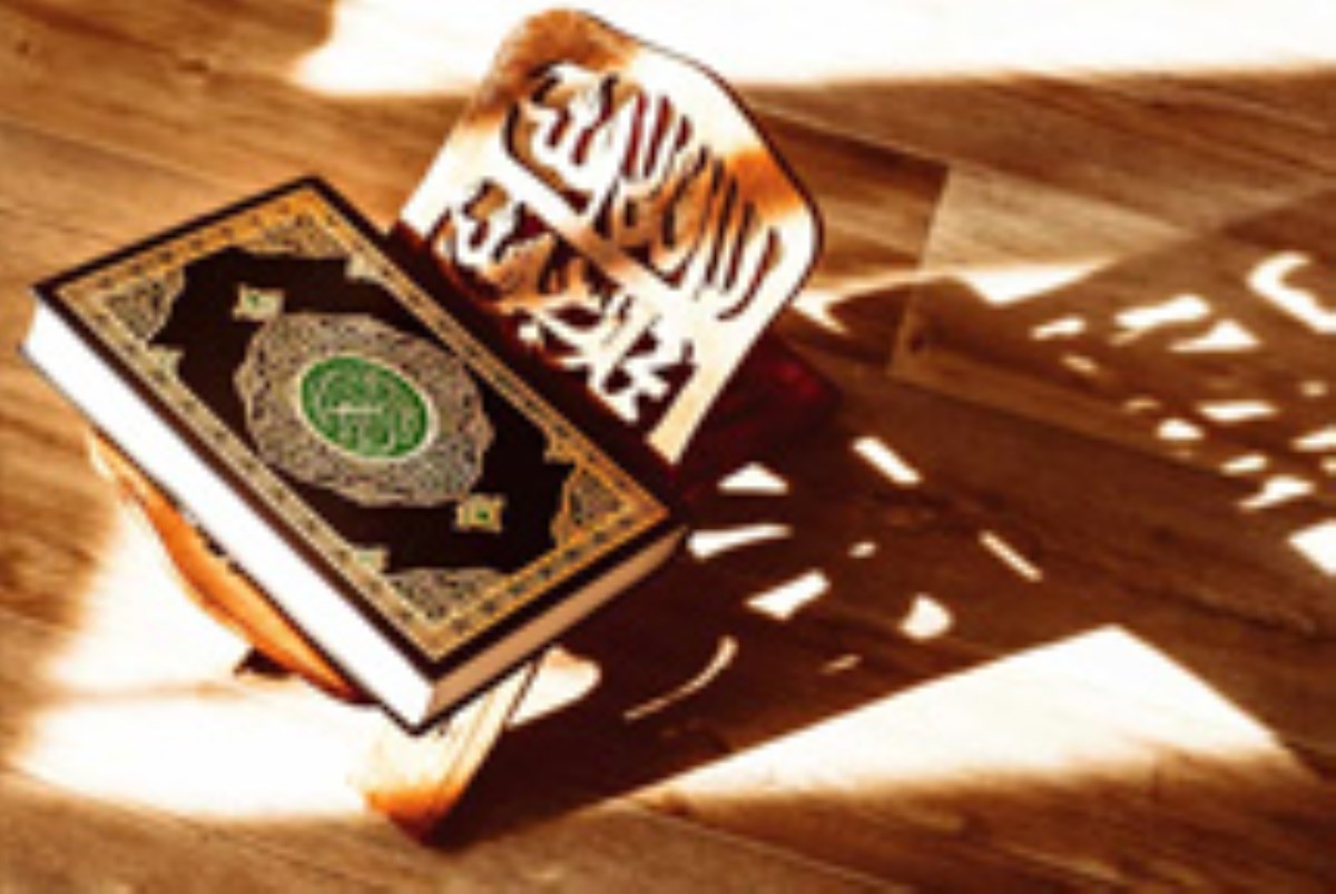 آداب تلاوت قرآن: فصیح خوانی قرآن و متوجه به معنا