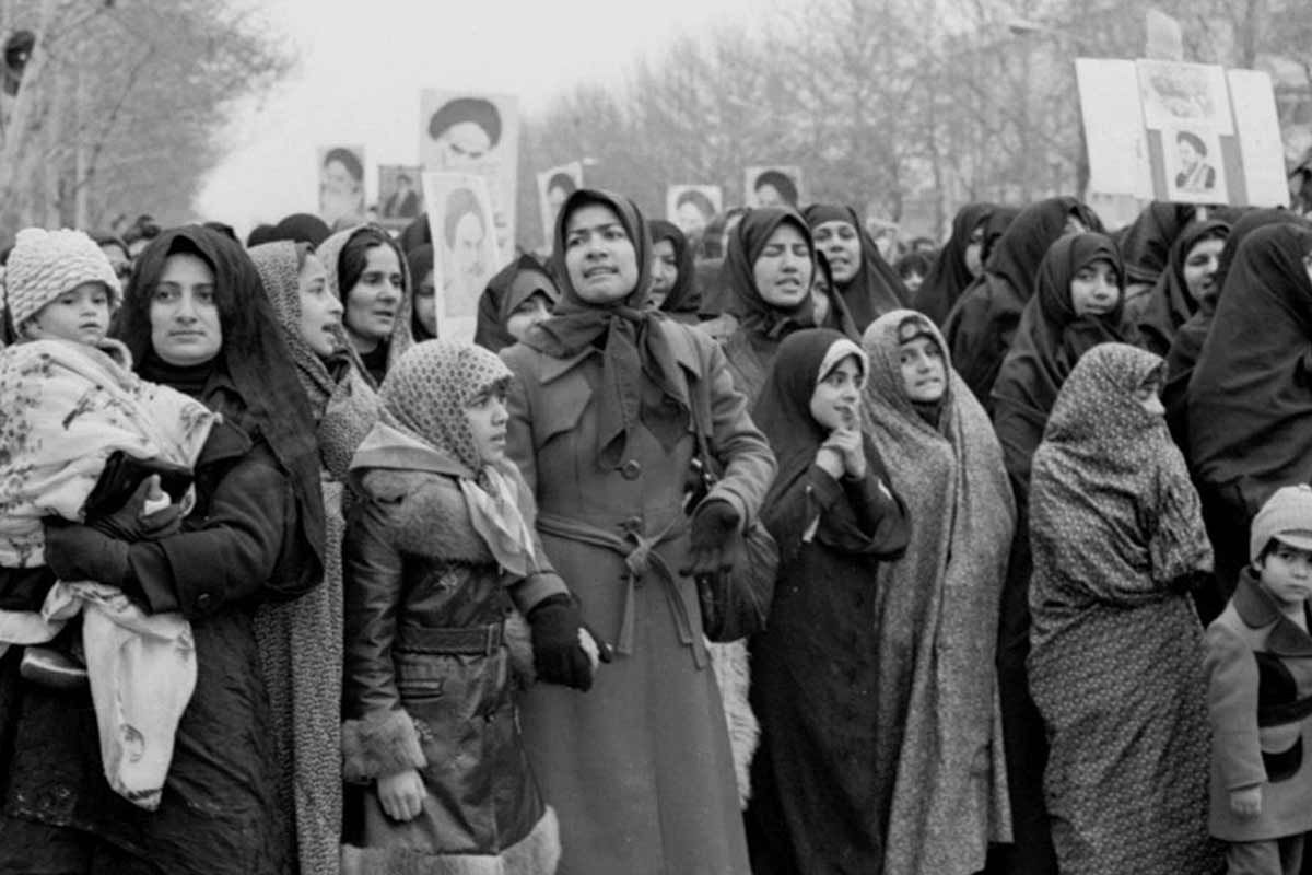 نقش زنان در انقلاب اسلامی ایران
