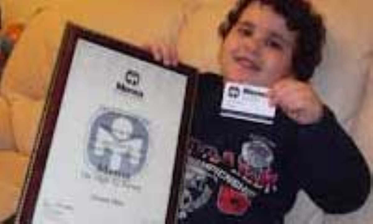 نابغه سه ساله ایرانی به جمع کوچکترین‌ اعضای انجمن جهانی تیزهوشان پیوست