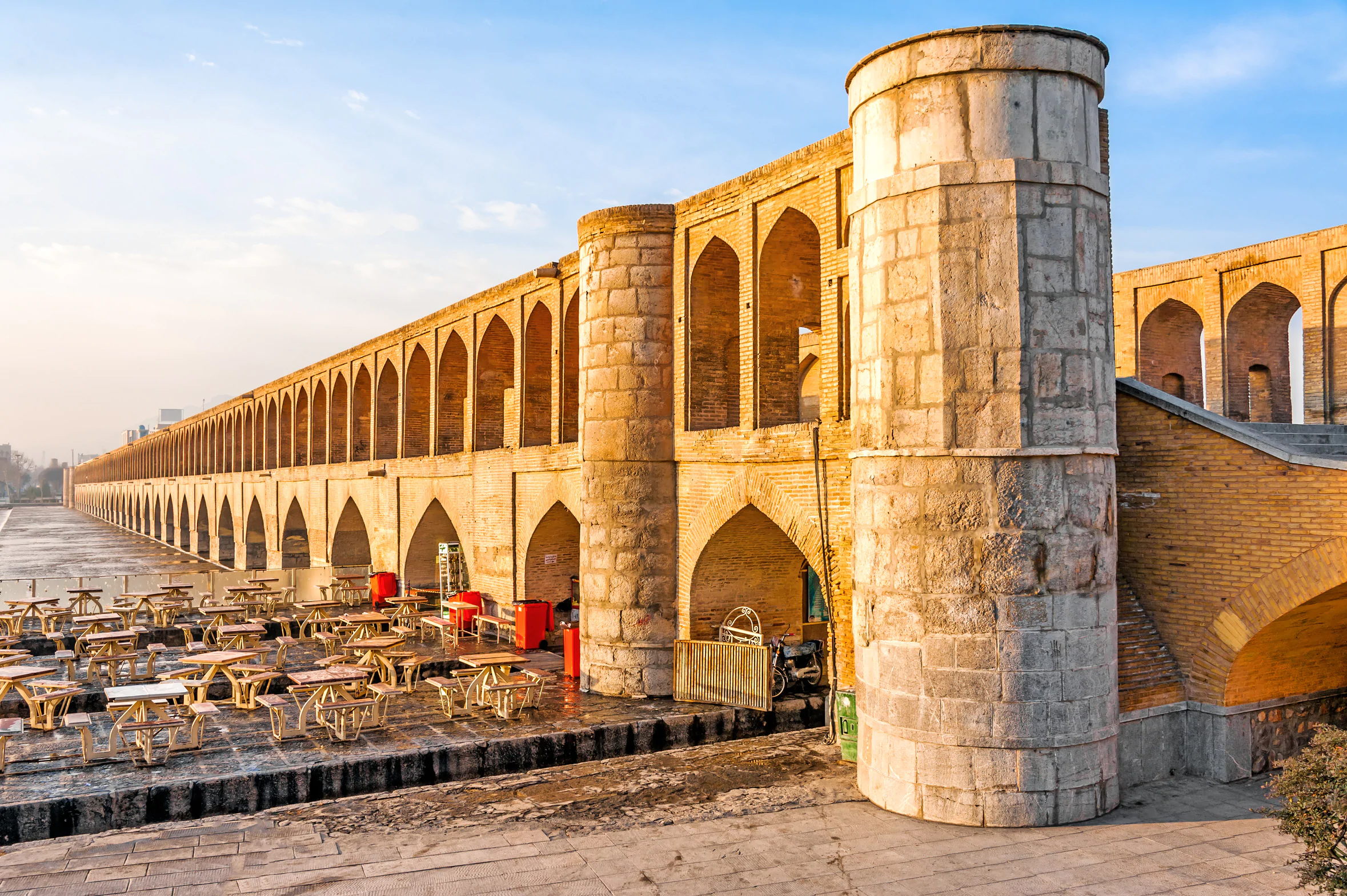 سی و سه پل