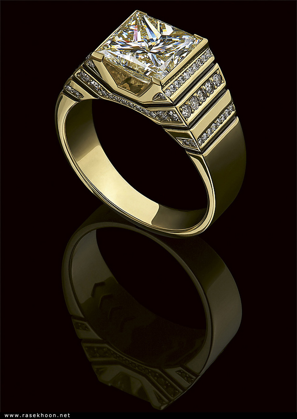 Rings design. Золотой перстень мужской Картье. Мужские золотые кольца Даймонд. Золотое кольцо печатка с бриллиантами мужское. Кольцо печатка мужское с бриллиантами.