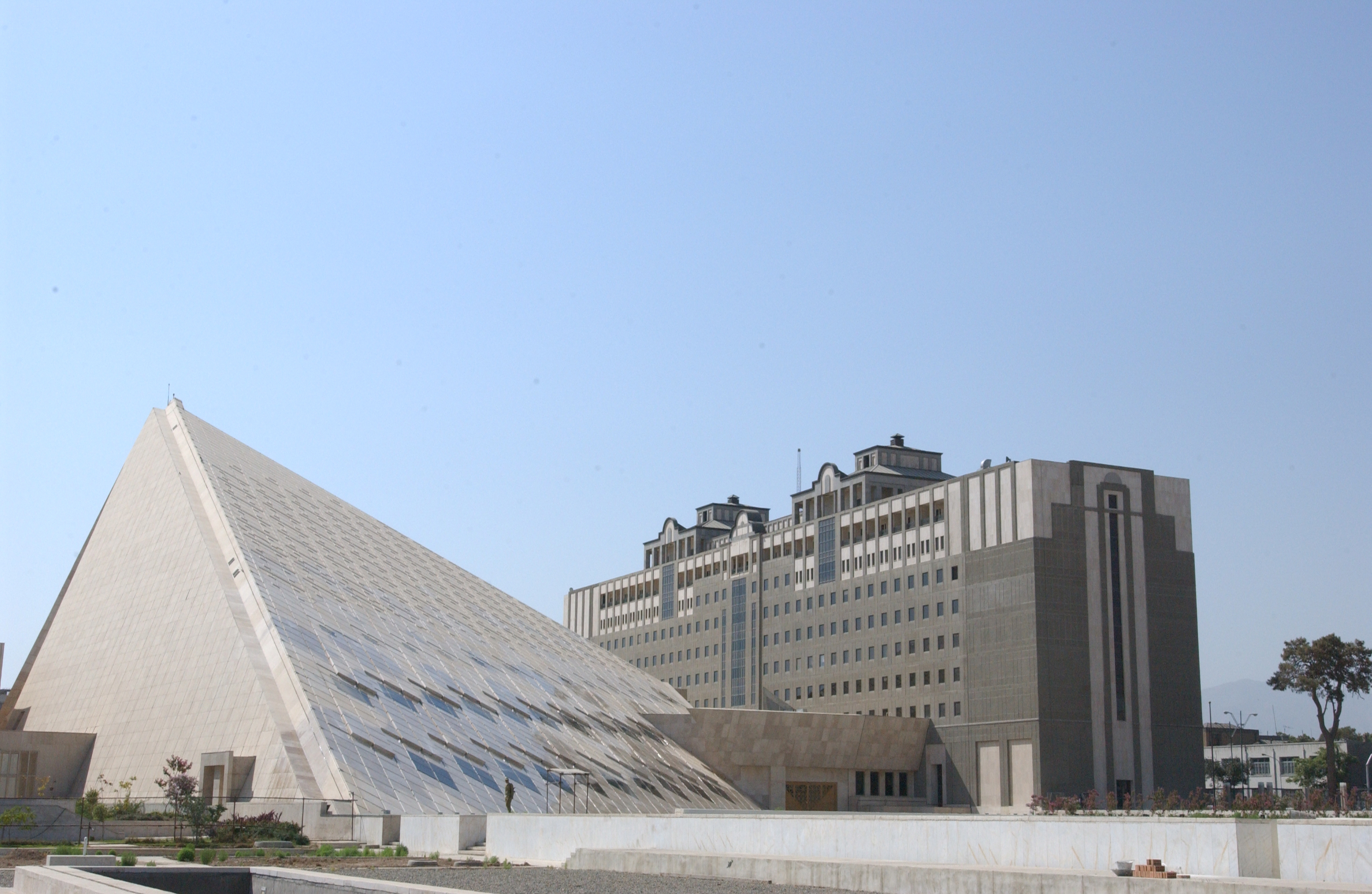 نمای خارجی معماری خانه ملت