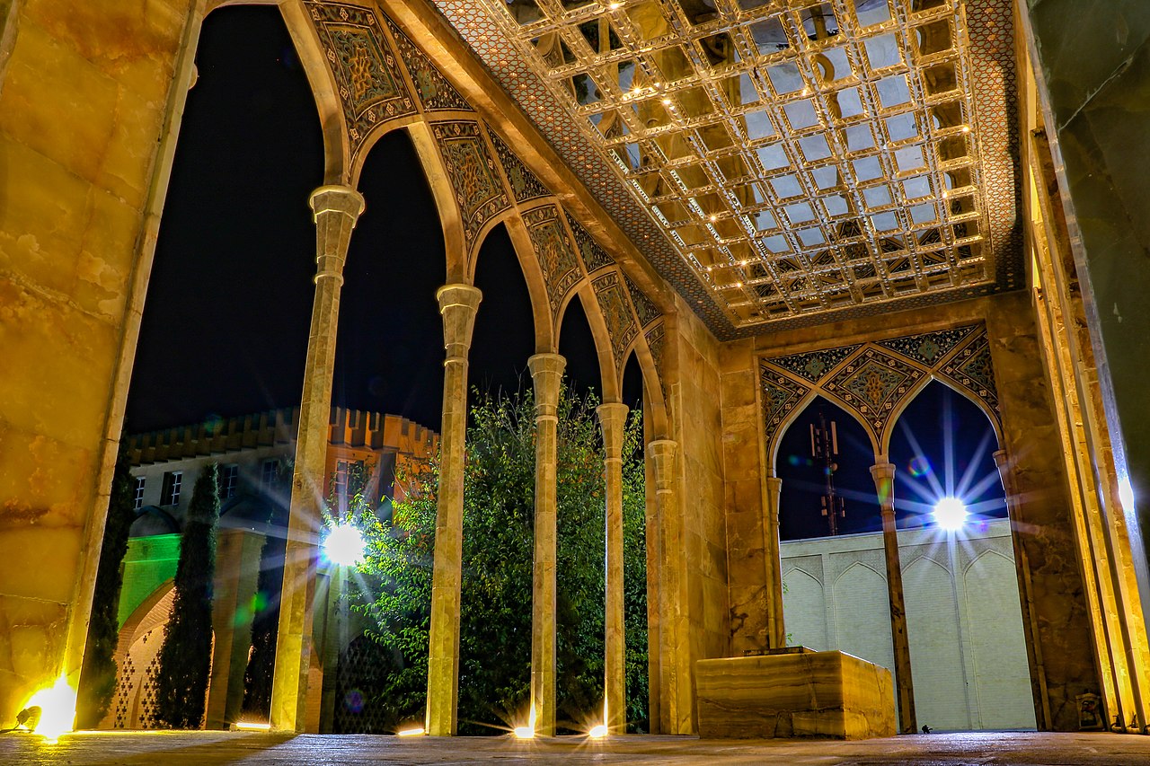 نمایی از آرامگاه صائب