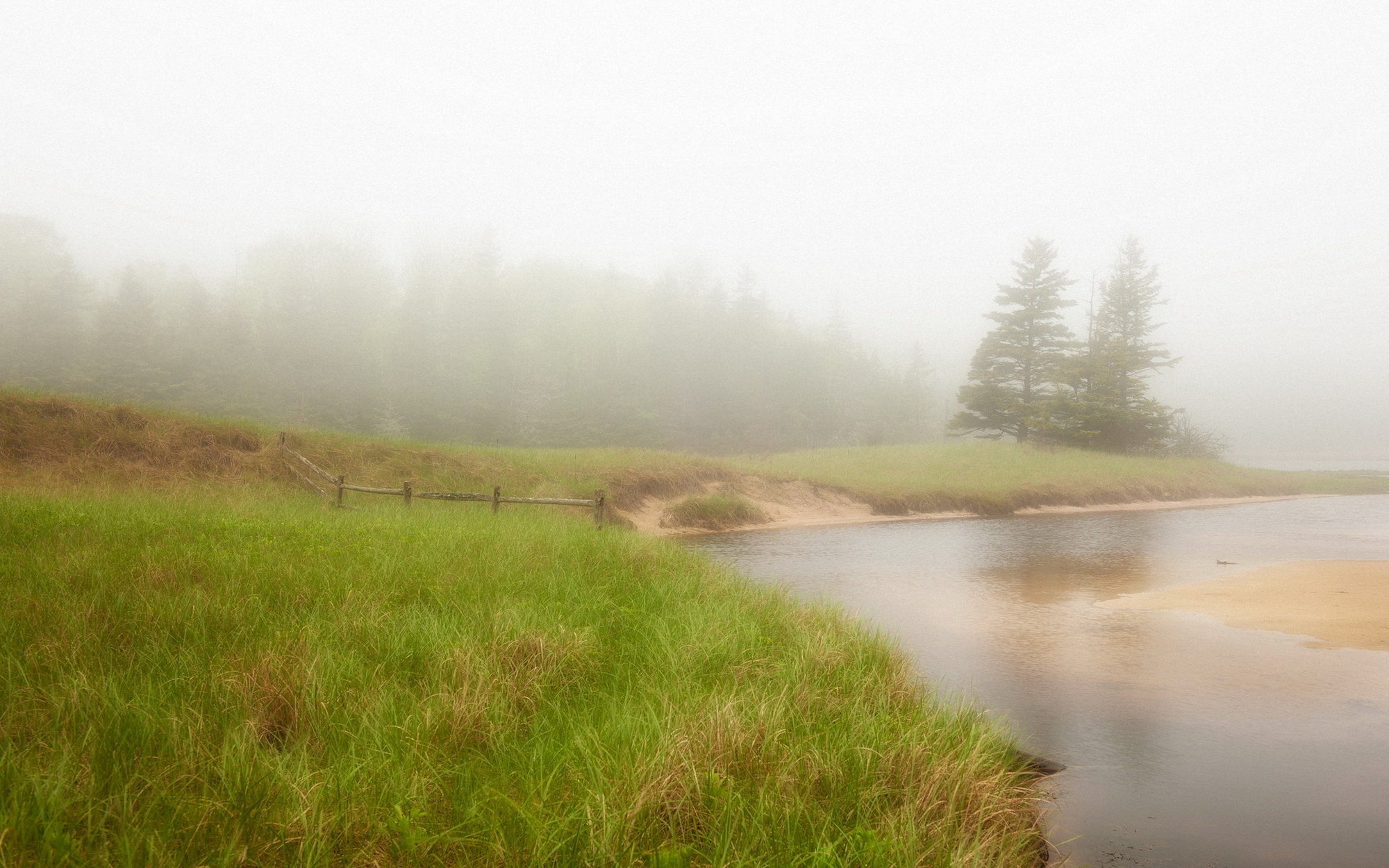 Скупые озерца. Утро на реке. Туман. Туман на реке. Туманное утро.