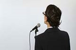با کنترل لرزش صدا سخنرانی گیرایی داشته باشید