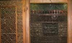 بررسی ویژگی های فنی وهنری درب های چوبی امامزاده اسماعیل اصفهان