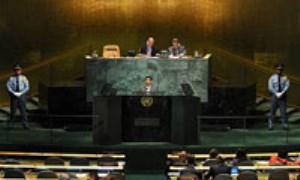 چطور احمدی نژاد سازمان ملل می رود اما مجمع نه 
