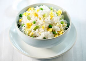 طرز تهیه غذای ملل برنج سرخ شده با تخم مرغ(چینی)