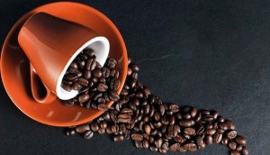 مضرات قهوه و نوشیدنی‌های کافئین‌دار