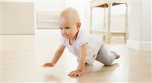 کودک در شش ماهگی از چه مهارت و رشد حرکتی و جسمی برخوردار می شود؟