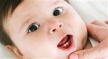 آیا تب و اندکی اسهال از نشانه های دندان درآوردن کودک به حساب می آیند؟