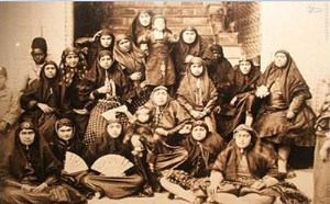 نقش زنان دربار صفوی در تحولات اجتماعی پس از مرگ شاه تهماسب اول تا پادشاهی شاه محمد خدابنده