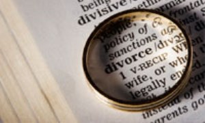 مقايسه برخورد خانم‌ها و آقايان با طلاق