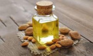 چگونه از روغن بادام بر روی موها استفاده کنید