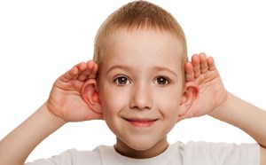 شنونده‌ی حرف‌های کودک خود باشید