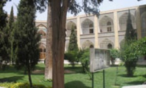 مدرسه صدر براي اصفهان به منزله مدرسه فيضيه براي قم