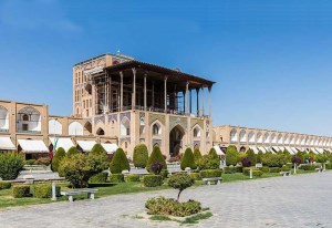 آشنایی با عالی قاپو اصفهان