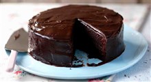 دستور پخت کیک شکلاتی ساده و اسفنجی