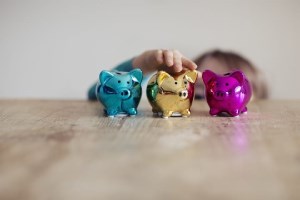 ۱۰ روش کاربردی برای تقویت هوش مالی کودکان