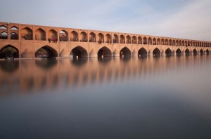 سی و سه پل یکی از آثار تاریخی اصفهان