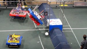 آزمودن رباتها در رقابتهای رباتیک دانش آموزی