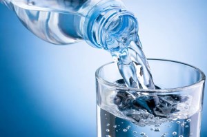 فواید نوشیدن آب و میزان لازم آن برای بدن
