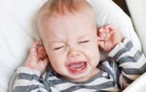آنچه که از عفونت گوش کودک باید بدانید