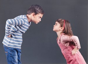 شیوۀ صحیح برخورد با دعوای بچه ها