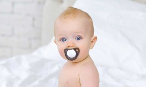 دانستنی هایی درباره پستانک نوزادان