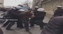 کمک پلیس فرانسه مرد معترضی که صرع دارد!