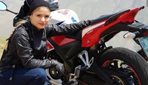 صدور گواهینامه رانندگی موتورسیکلت برای زنان