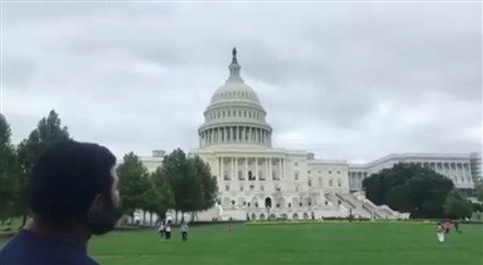 مهدی دردشتیان/ مداحی زیبای امیری حسین در مقابل ساختمان کنگره آمریکا