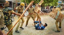 ابزار پلیس هند برای بازداشت افراد خاطی در بحبوحه کرونا