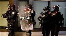 وحشی گری پلیس آمریکا با یک معلول!
