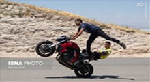 حرکات خطرناک موتورسوار در اتوبان تهران