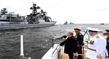 رژه ناوگان دریایی روسیه در حضور پوتین