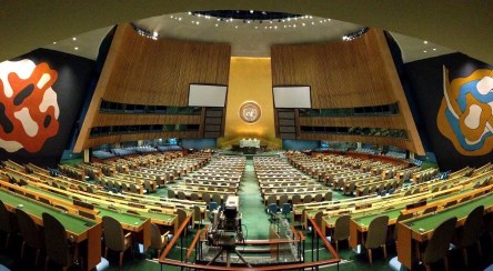 پوتین طرح انتقال سازمان ملل از آمریکا را کلید زد