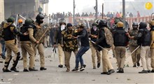 درگیری معترضان هندی با نیروهای امنیتی