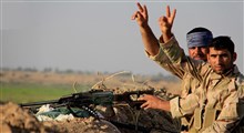 فیلم رزمندگان حشد الشعبی درحال استراحت بعد از جنگی نفس‌گیر با داعش
