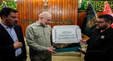 اهدای هدیه از سوی هیأت پارلمانی ایران به آستان مقدس حضرت عباس(ع)