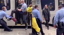 برخورد خشنونت‌بار پلیس فیلادلفیا با فردی که بدون ماسک سوار اتوبوس شده بود