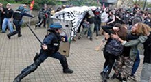 برخورد متمدنانه پلیس فرانسه با معترضان!
