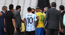 لیونل مسی پیش از شروع مسابقه برزیل و آرژانتین
