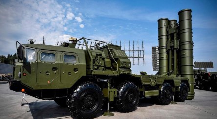 پرتاب موشک از سامانه اس ۴۰۰ روسیه در پاسخ به آمریکا