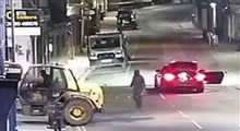 سرقت از بانک با بیل مکانیکی در انگلیس